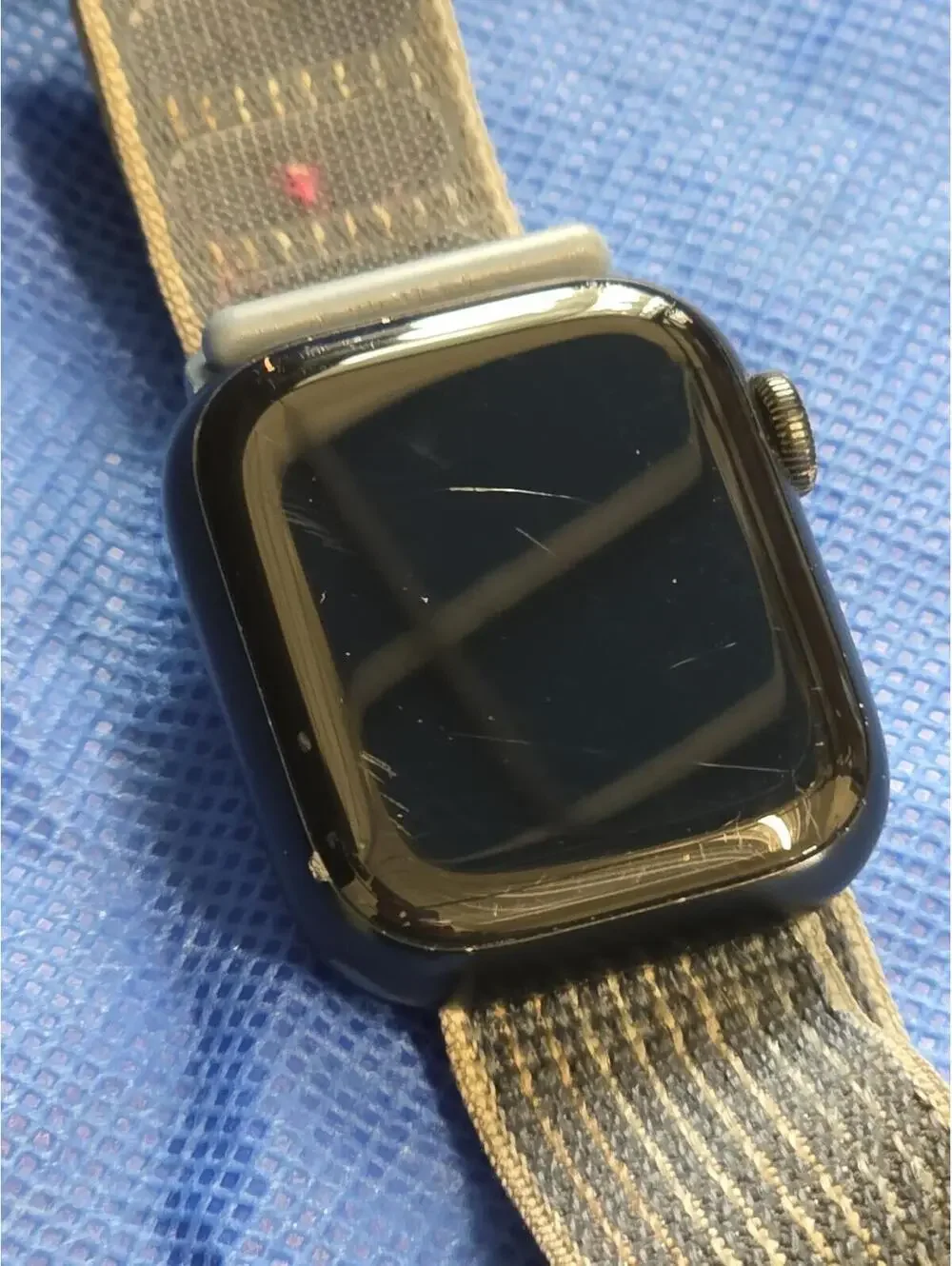 Apple Watch Series 8 GPS 41mm (GPS) --PARTS ONLY
